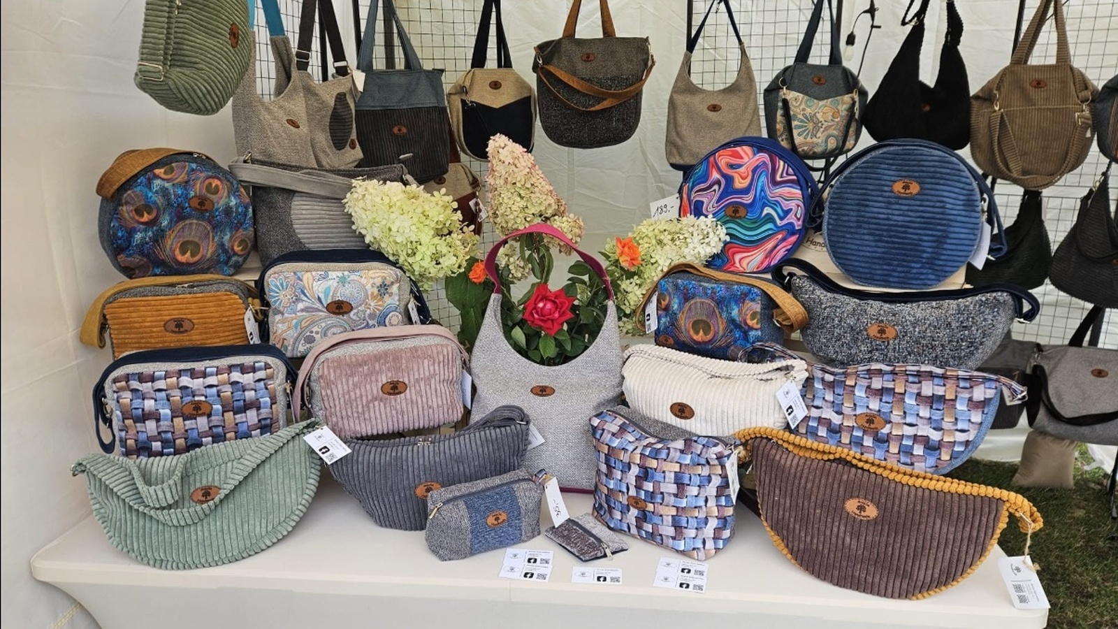 Stoisko AniaSa Handmade z kolekcją ręcznie szytych toreb